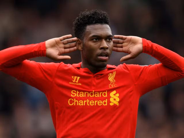 Mùa giải 2013/14, Sturridge chơi cực kỳ bùng nổ bên cạnh Luis Suarez và suýt chút nữa đã giúp The Kop đăng quang ngôi vô địch Premier League. Sturridge được HLV Jurgen Klopp đánh giá rất cao, chỉ có điều anh hay dính những chấn thương vụn vặt.