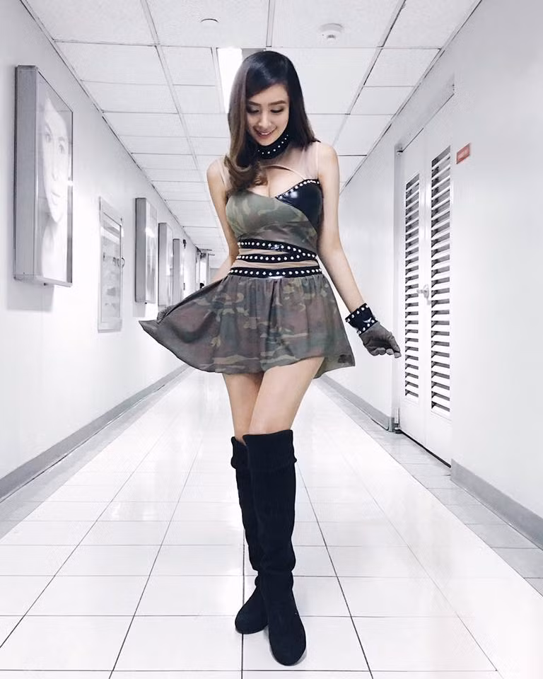 Mát mẻ và gợi cảm nhưng không hề phản cảm là những nhận xét của cộng đồng game thủ nói riêng và người yêu nghệ thuật nói chung dành cho nữ streamer Ann B.Mateo trong mỗi bức hình.