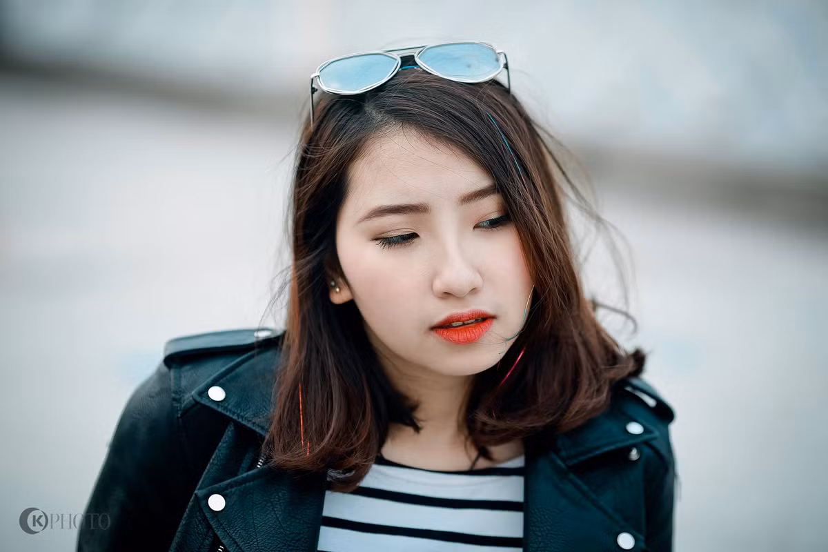 Những lúc rảnh rỗi, cô nàng lại tham gia câu lạc bộ nhảy hiện đại hoặc lúc ở nhà thì tự sáng tác bài hát dựa vào các beat nhạc có sẵn trên mạng. Nhiều bài hát do Linh sáng tác và cover được cộng đồng mạng chú ý.