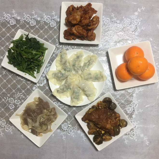 Nguyễn My kể về chuyện của mình rằng: " Hồi đó mình không biết nấu ăn. Lên nhà bạn trai chơi, mẹ anh ấy hỏi cháu có biết nấu ăn không? Mình buột miệng trả lời là có. Vì nếu nói không biết thì sẽ rất ngại. Sau đó, bác thử tài ngay sau khi giao cho mình đóng đồ trong tủ lạnh. làm món sườn xào chua ngọt, mướp thơm xào lòng, canh cải thìa. Bác bảo mình nấu giúp bác để bác đi ra chợ".