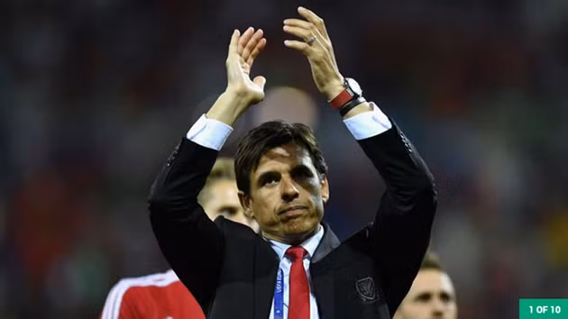 Lập đại công khi đưa xứ Wales lần đầu tiên dự Euro, Chris Coleman còn cùng học trò làm nên lịch sử khi vào tận bán kết.