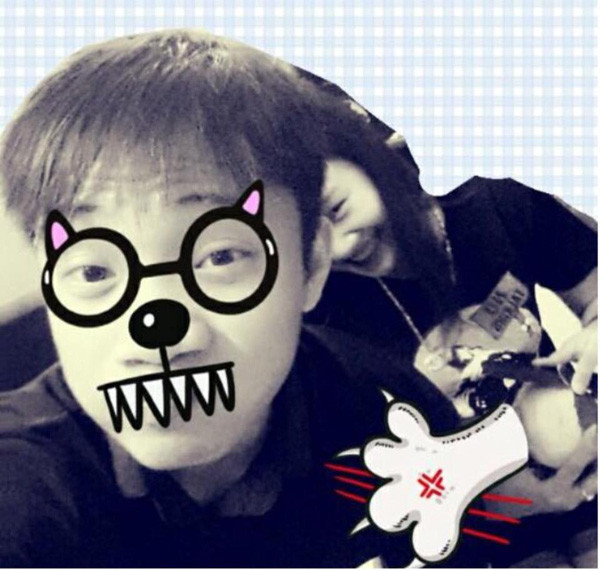 Bức ảnh còn lại trên trang cá nhân của Minh Tồ và luôn được anh chàng này để công khai mà không hề xóa đi hay để chế độ ẩn.