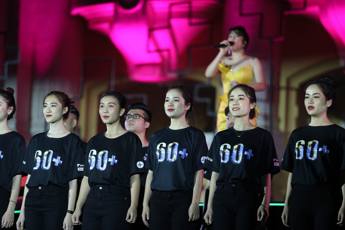 Được biết, Việt Nam là một trong những quốc gia đầu tiên tham gia Giờ Trái Đất. Chiến dịch này đã đóng góp tích cực vào việc thay đổi nhận thức, nâng cao ý thức về tiết kiệm năng lượng, bảo vệ thiên nhiên, môi trường sống.