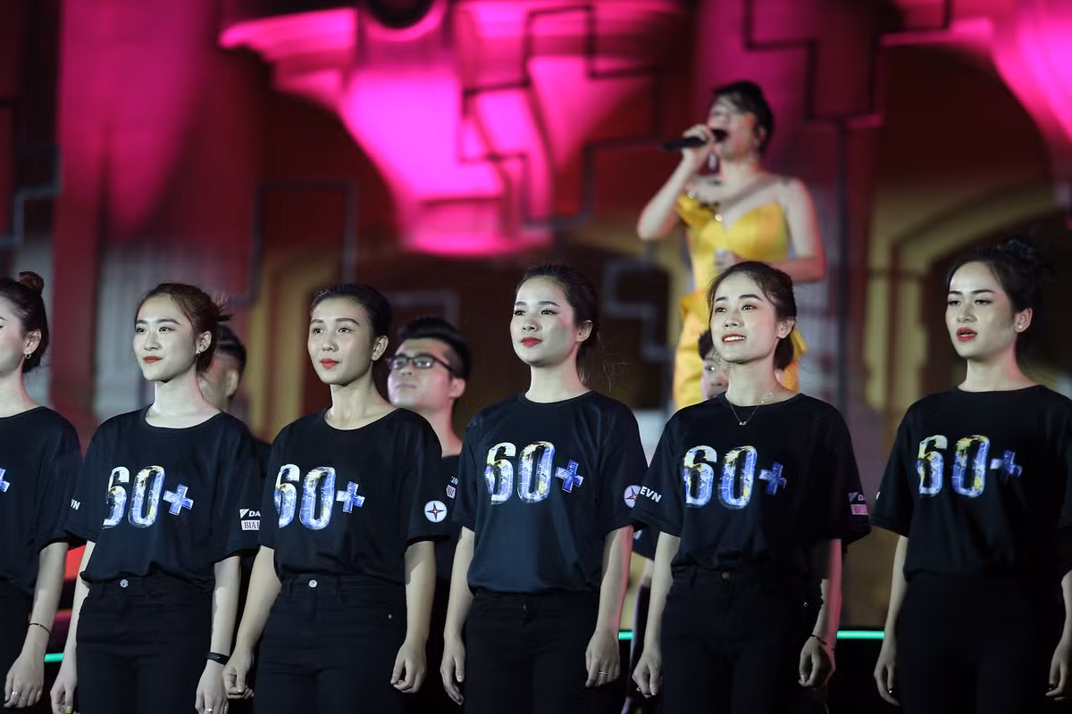 Được biết, Việt Nam là một trong những quốc gia đầu tiên tham gia Giờ Trái Đất. Chiến dịch này đã đóng góp tích cực vào việc thay đổi nhận thức, nâng cao ý thức về tiết kiệm năng lượng, bảo vệ thiên nhiên, môi trường sống.