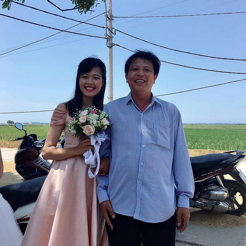 T. cũng cho biết thêm, dù bị giục mạnh thế này nhưng cô vẫn không có ý định tìm chồng ngay đâu, tất cả phải tùy duyên mà, cứ để tự nhiên.