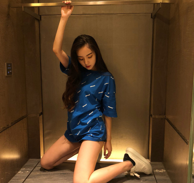 Helen có sống mũi cao cùng thần thái thu hút khá tương đồng với mỹ nhân đẹp nhất nhì xứ Hàn.