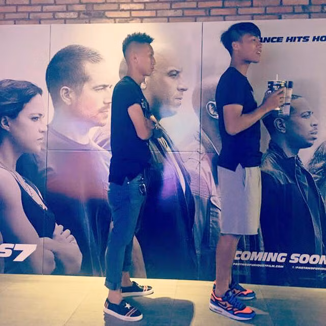 Tú Ngựa là đồng đội và là bạn rất thân của cầu thủ Việt kiều Mạc Hồng Quân. Hai cầu thủ này thường xuyên đi chơi với nhau sau những trận bóng mệt mỏi. Với tính tình hài hước, Xuân Tú và Hồng Quân đã thực hiện rất nhiều bức ảnh làm cho cộng đồng mạng và fan có những trận cười nghiêng ngả.