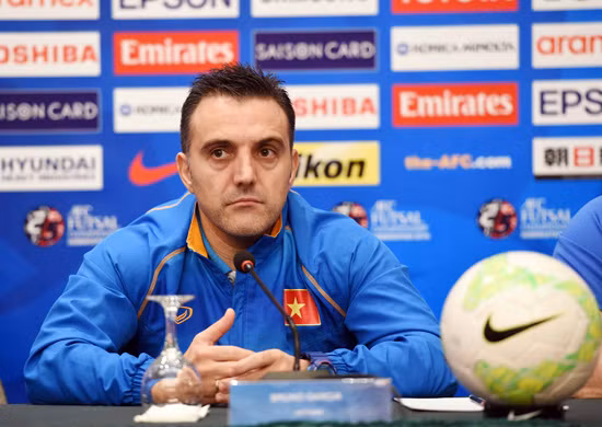 Trước khi dẫn dắt ĐT Futsal Việt Nam, Bruno Formoso từng dẫn dắt tuyển futsal Peru (có trình độ ngang bằng với Việt Nam) và CLB Hangzhou Dragons (xếp vị trí thứ hai giải futsal Trung Quốc).