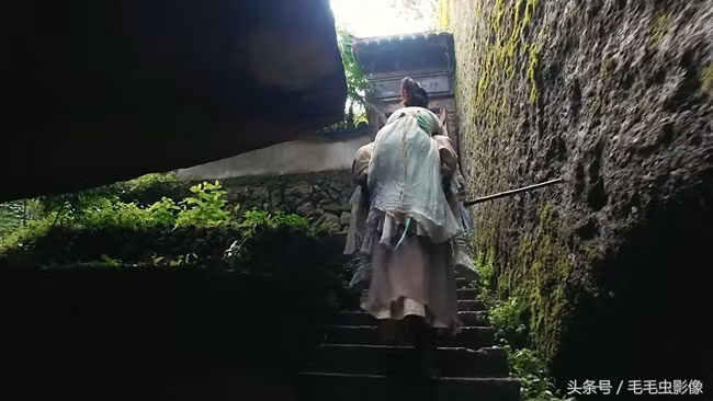 Nơi Quách Tĩnh cõng Hoàng Dung lên chùa của Đoàn hoàng gia.