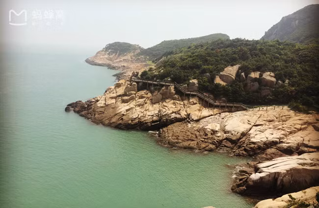 Quách Tĩnh và Hoàng Dung thành thân và sinh sống tại đây. Đây cũng là nơi sinh sống của Hoàng Dược Sư, và là nơi Quách Tĩnh gặp Chu Bá Thông.