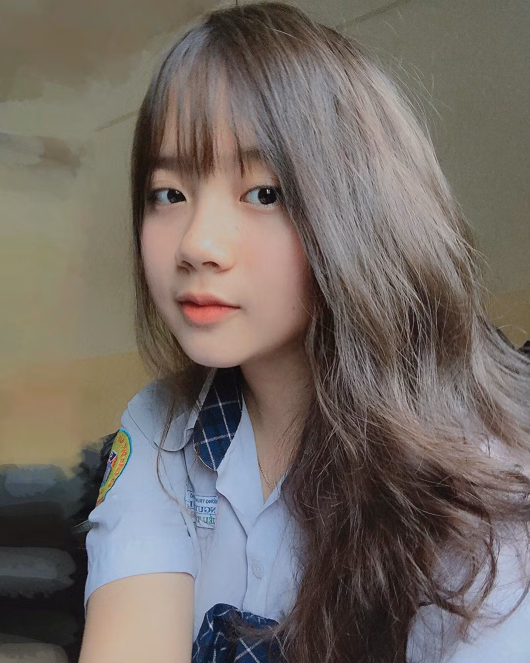 Nhiều người nghĩ rằng, Kiều Trang chỉ xinh khi "pose" ảnh với phụ kiện là cặp kính nhưng nhưng thực sự khi cô nàng bỏ mắt kính ra cũng khá thu hút ánh nhìn.