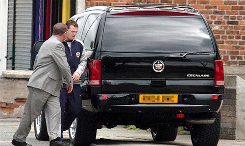 Cadillac Escalade là mẫu xe yêu thích của nhiều tay chơi xe, trong đó có Rooney. Người đồng đội với anh ở đội tuyển Anh trước đây là David Beckham cũng sở hữu một chiếc.