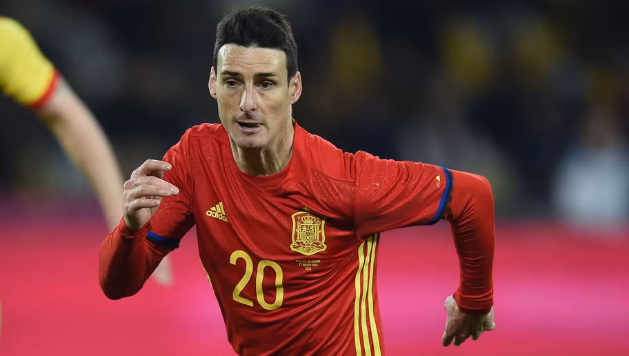 Aduriz là cầu thủ đã lập hat-trick vào lưới Barca. Cầu thủ này liên tục nổ súng tại La Liga và lọt vào top 6 cầu thủ săn bàn hàng đầu tại giải đấu này.