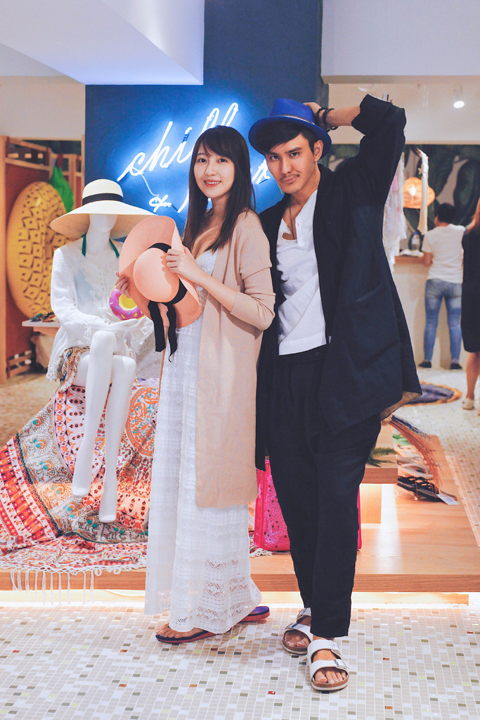 Vậy là xuất hiện trong bộ ảnh, thông qua ống kính của chính người yêu mình, thần thái của Chichi đã làm người ta không thể rời mắt. Thân thể đang chịu đau đớn nhưng trong ánh mắt của nữ họa sĩ lại thể hiện rõ ý chí kiên định cùng lòng dũng cảm.