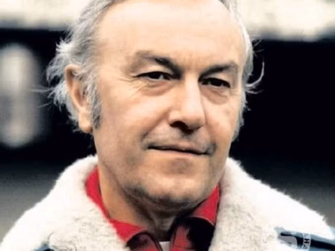 Thập niên 70 của thế kỷ trước, trong khi bóng đá Tây Đức là lâu đài bất khả chiến bại thì CH Czech chỉ là đội bóng hạng trung. Thế nhưng, khi đội bóng Đông Âu được đặt vào bàn tay của Vaclav Jezek, họ đã xưng vương và hạ chính Tây Đức để đăng quang kỳ Euro 1976.