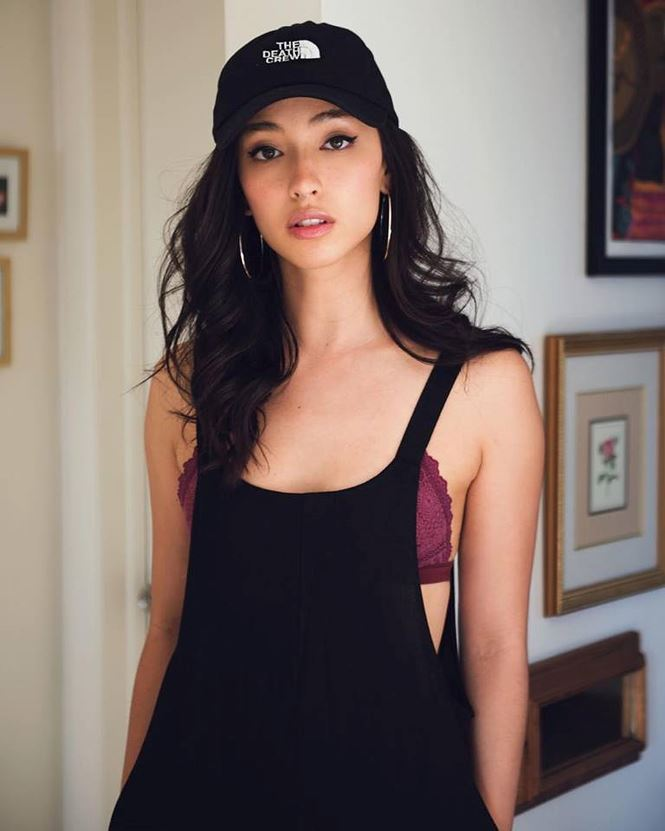 Vẻ đẹp gợi cảm của hot girl gốc Việt này nhanh chóng được dân mạng thích thú.