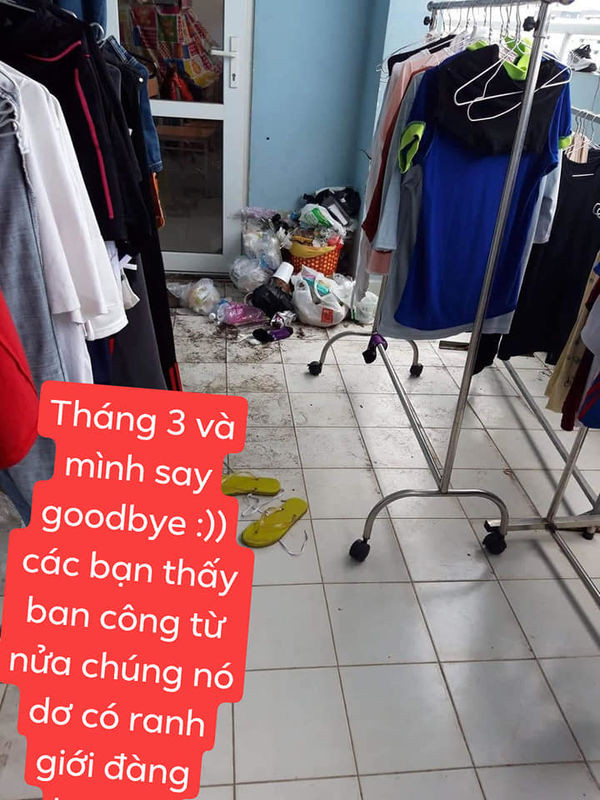 Không thể chịu nổi sự vô ý thức của các nữ sinh khi sống và sinh hoạt tập thể, phòng của K.H để quyết định chuyển đi nơi khác.
