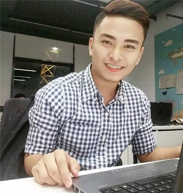 Bên cạnh đó, Dave cũng thường xuyên tham gia các hoạt động ngoài trời để tận hưởng cuộc sống nhiều hơn.