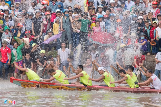 Sau gần 2 giờ tranh đua quyết liệt, các đội đua đã cống hiến cho người xem nhiều màn bứt phá đẹp mắt.