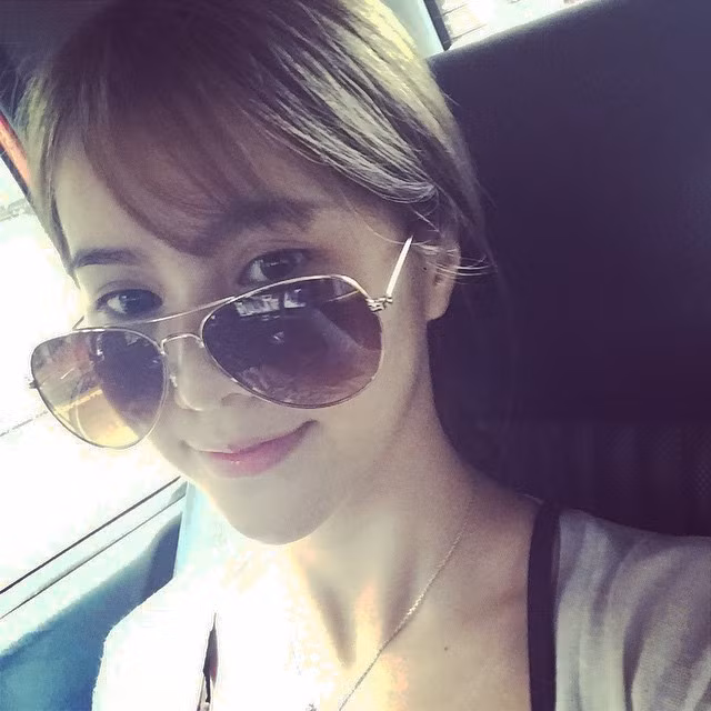 Với vẻ đẹp trong sáng tựa thiên thần của mình, Larine khiến trái tim si mê của các chàng trai thổn thức chỉ sau một vài bức hình.