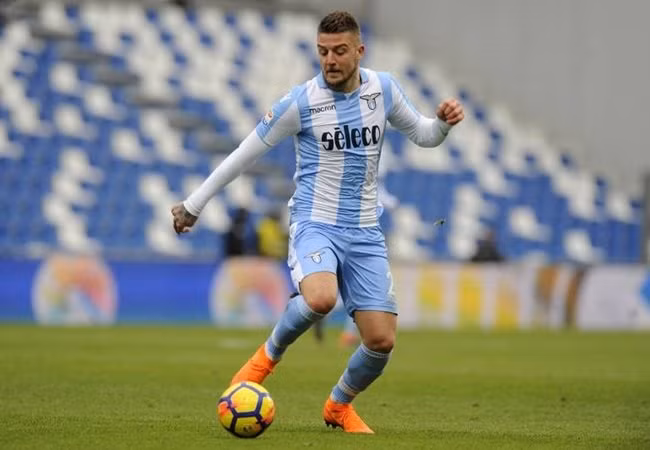  Chuyển nhượng bóng đá mới nhất từ The Sun, MU bất ngờ tái khởi động thương vụ Sergej Milinkovic-Savic từ Lazio. Trong phát biểu mới nhất của mình, chủ tịch của đại diện Serie A đã có những chia sẻ rất thẳng thắn và đây là tin vui dành cho Quỷ đỏ.