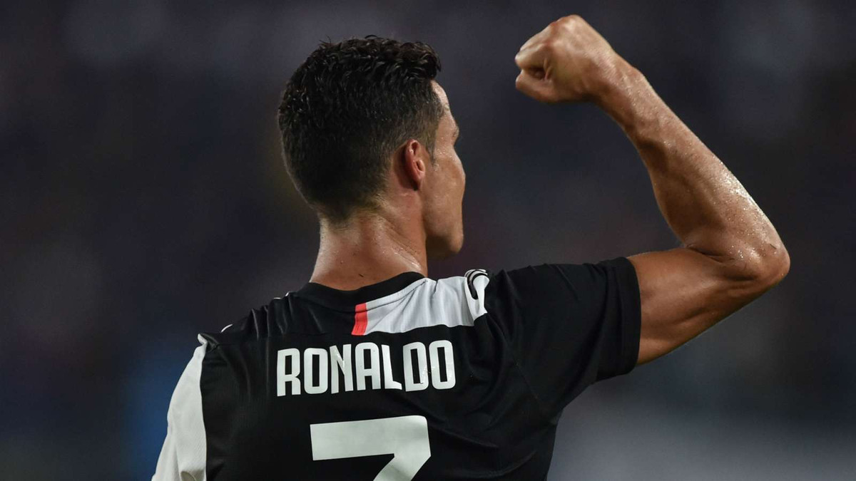 Cristiano Ronaldo tuyên bố muốn trở lại Real Madrid trong tương lai gần sau 1 năm không thực sự hạnh phúc tại Juventus.
