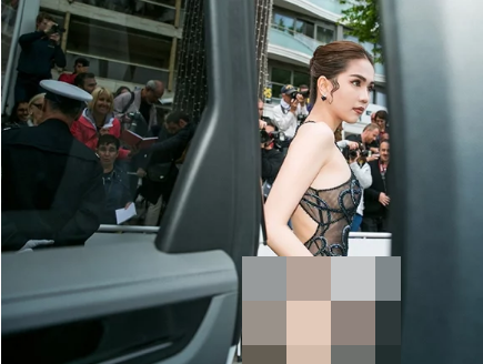 Theo 1 số ý kiến cho biết, Ngọc Trinh là khách mời trong buổi tiệc VIP do một nhãn hàng thời trang danh tiếng tổ chức tại Cannes, Pháp.