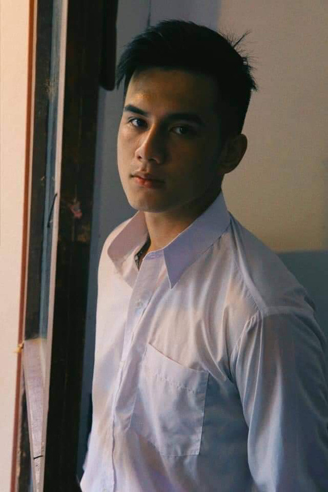 Sau khi biết mình nổi tiếng trên MXH, Đình Linh chia sẻ: "Mình cảm thấy bất ngờ vì bộ ảnh này được Hiệu ảnh Tân thời đăng lên từ 3 tuần trước nhưng vẫn được nhiều người đón nhận như vậy."