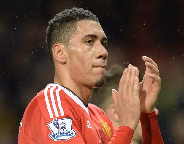 Chris Smalling ngày càng trưởng thành và chắc chắn. Chính điều này giúp anh chắc suất trong đội hình chính của Mourinho tại Man United.
