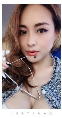 Mới đây, một cô chủ bán thịt lợn bất ngờ "nổi như cồn" trên MXH vì nhan sắc xinh đẹp. Ngay lập tức, nhiều người đã đặt cho cô biệt danh " nữ thần thịt nướng".