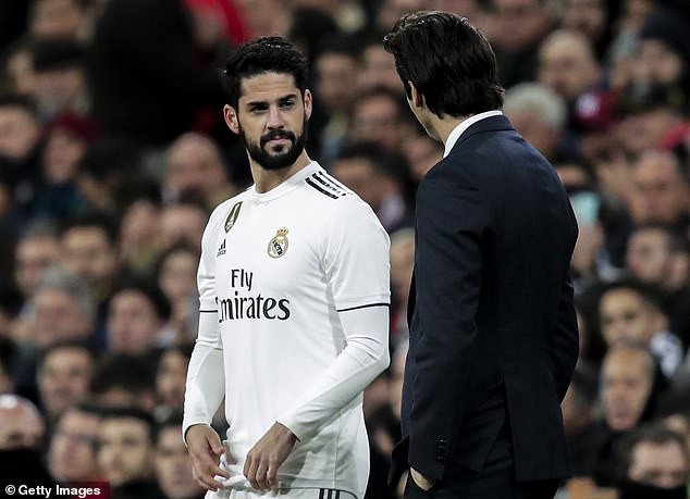 Chuyển nhượng bóng đá từ Tuttosport, Real Madrid đã nói thẳng với Isco rằng tiền vệ này chỉ được ra đi nếu nộp đủ 700 triệu euro giải phóng hợp đồng.