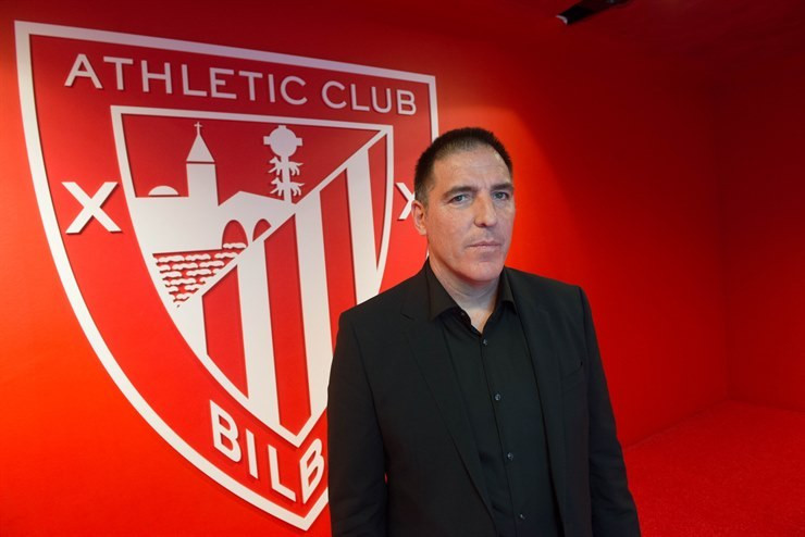 Athletic Club Bilbao đã chính thức sa thải HLV Eduardo Berizzo. Đây là điều không thể khác sau khi Bilbao trải qua 13 trận liên tiếp không thắng tại La Liga (hòa 8, thua 5). Thay thế Berizzo là HLV đội trẻ Gaizka Garitano.