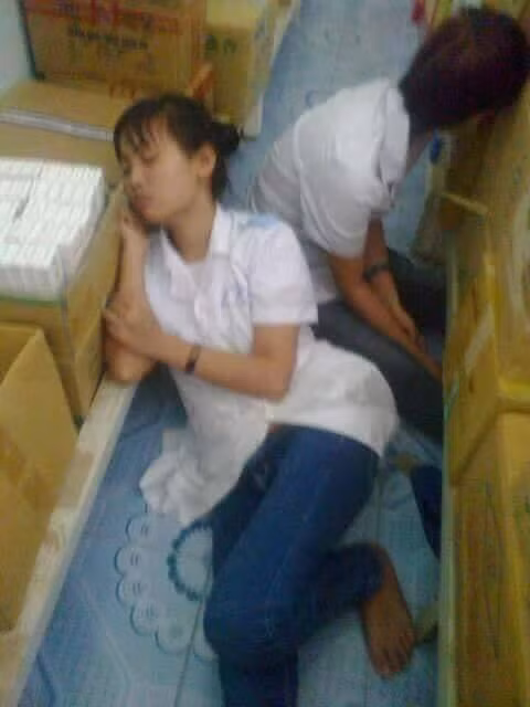 Với những bạn làm trong công việc cấp phát thuốc thì ngủ nền nhà hay trong các kho thuốc trở nên quá quen thuộc.