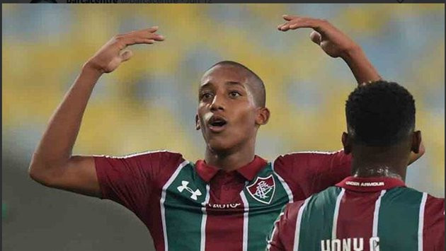 Barca đã hiện thực hóa kế hoạch nói trên bằng việc tham gia vào cuộc đua giành chữ ký của ngôi sao đang thi đấu cho Fluminense, Joao Pedro.