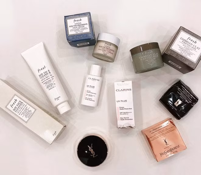 Không ít lần, "công chúa béo" đã biến trung vệ đội tuyển Việt Nam thành chàng shipper "cực phẩm" khi đi giao hàng cho khách.