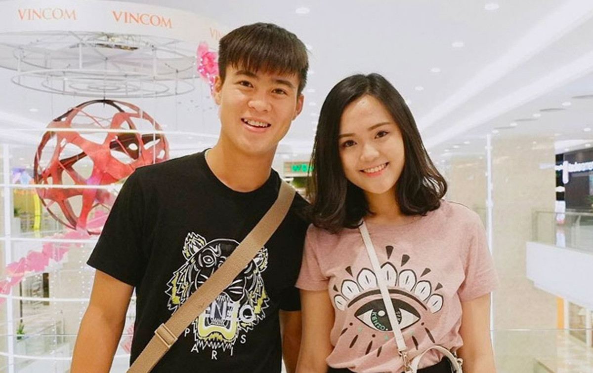 Dù bận rộn với lịch tập dày đặc nhưng Duy Mạnh luôn dành cho người yêu - "Công chúa béo" Quỳnh Anh những cử chỉ quan tâm đặc biệt khiến dân tình ghen tị.