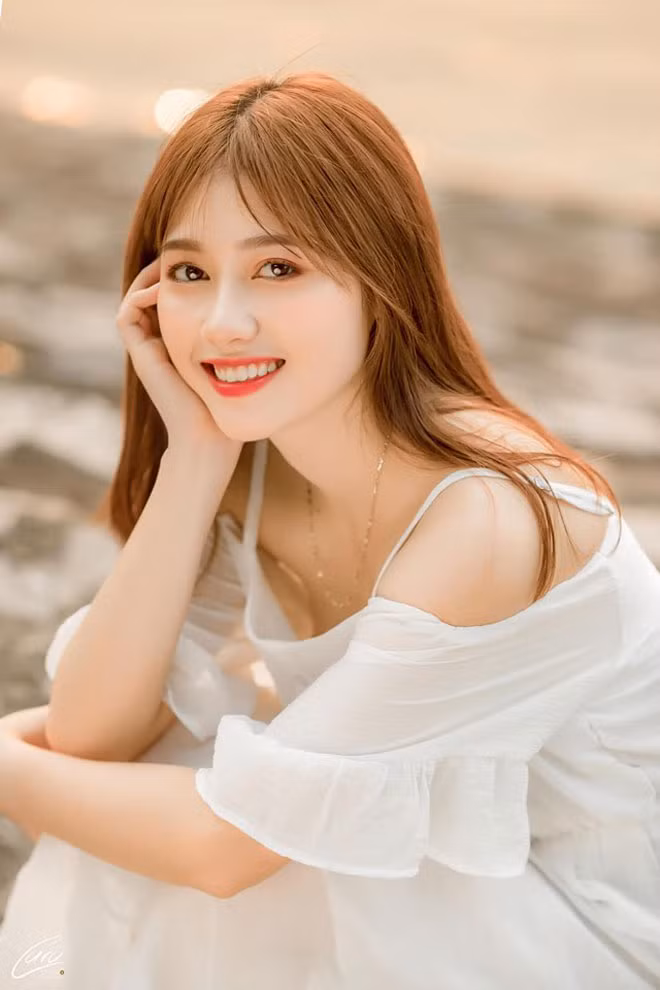 Nổi đình đám trên mạng xã hội với hình ảnh nữ công nhân, Bảo Thoa khá bất ngờ.