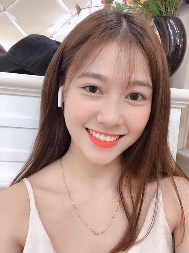 Bảo Thoa cho biết cô không phải là nữ công nhân như mọi người biết đến. Loạt ảnh trên được Thoa chụp khi đang thực tập tại xưởng của trường Cao đẳng Xây dựng Công trình đô thị (Hà Nội).