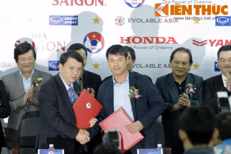 VFF chinh thuc cong bo HLV truong DT Viet Nam-Hinh-2