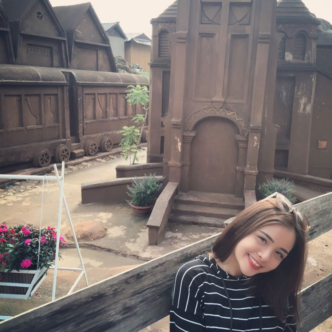 Thêm một điểm khá thú vị từ cô bạn này nữa đó chính là Nguyên Hương khá thích nấu ăn và đặc biệt là những món ăn Việt Nam.