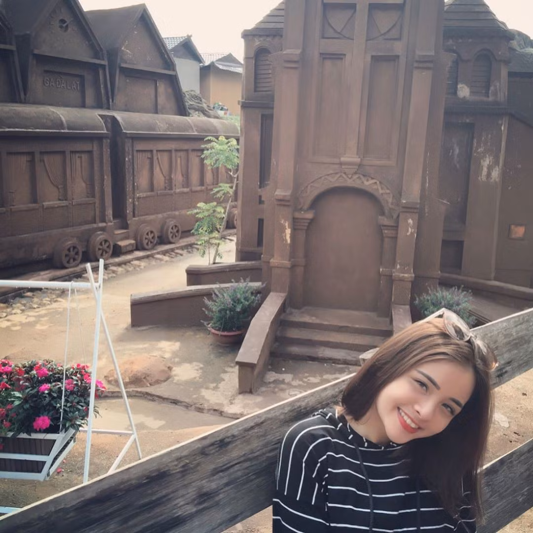 Thêm một điểm khá thú vị từ cô bạn này nữa đó chính là Nguyên Hương khá thích nấu ăn và đặc biệt là những món ăn Việt Nam.