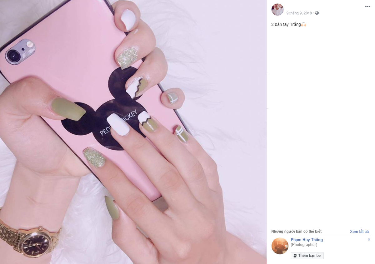 Còn với các gái sang chảnh, trào lưu mạng xã hội tên "bàn tay trắng" theo các hội chị em sang chảnh là để khoe móng.