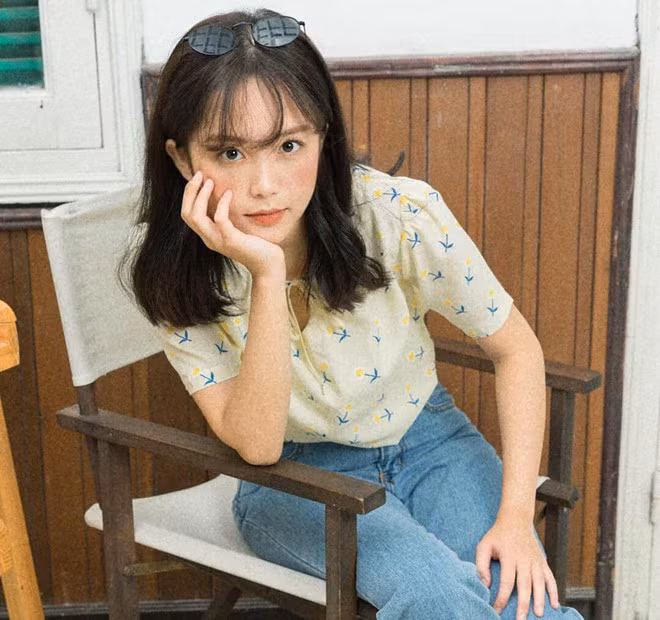 Gương mặt ưa nhìn đặc biệt là đôi môi biết tạo ra nắng ấm từ nụ cười khiến trang cá nhân của Mai Trang tấp nập bình luận từ dân mạng