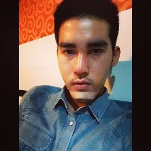 Tiếp đó Palm đã quyết tâm gọt cằm để cho khuôn mặt mình trở nên thon gọn, thời thượng hơn.