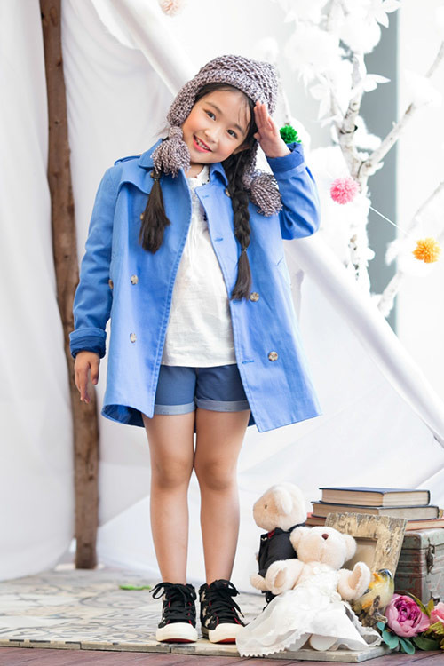 Chính những lợi thế về thể hình thể cũng như khuôn mặt vô cùng dễ đã giúp ngôi sao nhí này dễ dàng lấn sân sang nghiệp người mẫu ảnh.