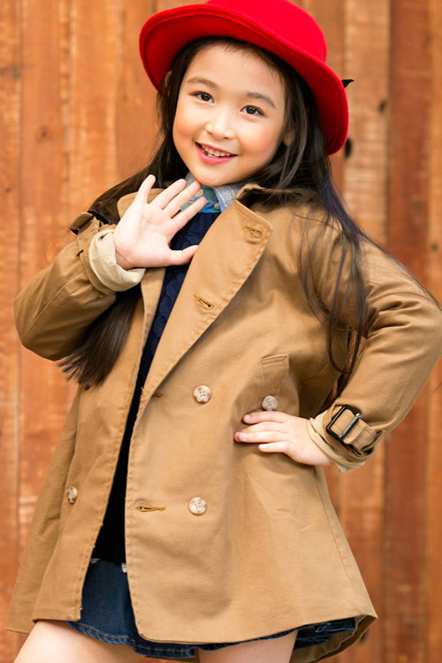 Dù không được giải thưởng cao trong chương trình nhưng với vẻ đáng yêu với đôi mắt cười, khuôn miệng xinh và chiếc cằm nhọn đậm nét con gái miền Tây khiến sao nhí Đồ rê mí này thu hút được rất nhiều fan hâm mộ.