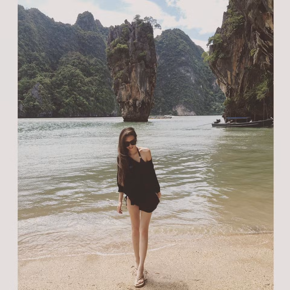 Những hình ảnh của Carrie Chang xuất hiện trên một trang fanpage mạng xã hội của Đài Loan (Trung Quốc) và ngay lập tức trở thành bão mạng vì vẻ đẹp được ví với đại mỹ nhân Điêu Thuyền.