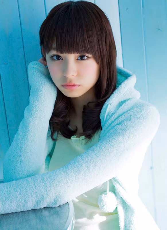 Sato Rena là mỹ nữ Nhật Bản sinh năm 1998, hiện cô được biết tới vai trò người mẫu kiêm ca sĩ tại đất nước "mặt trời mọc".