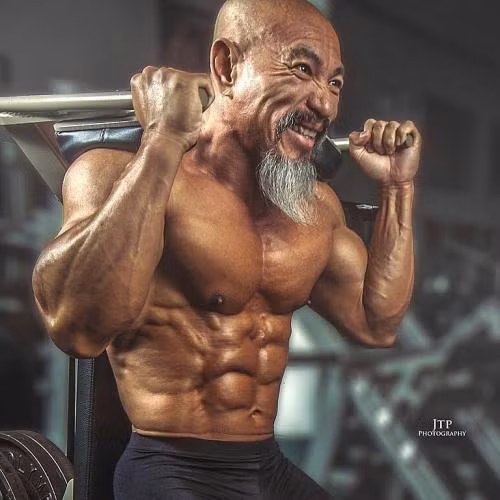 Sở hữu khối cơ bắp lý tưởng ở tuổi ngũ tuần Lý Nhơn là hình mẫu để rất nhiều chàng trai phải mơ ước.