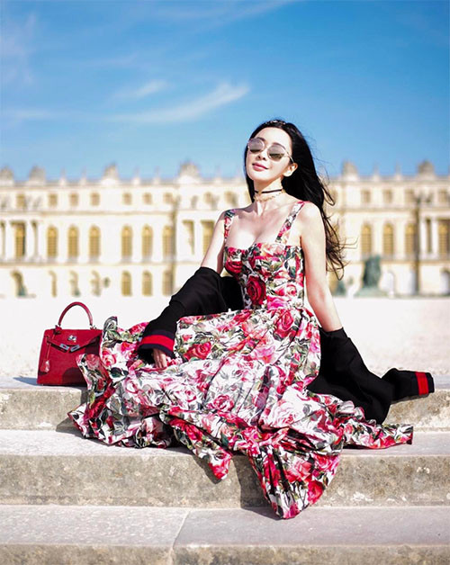 Nếu là tín đồ thời trang chính cống, hẳn bạn sẽ không xa lạ gì với cái tên " nữ hoàng Instagram" Jamie Chua. Cô chính là tín đồ đồ hiệu của đảo quốc Singapore.